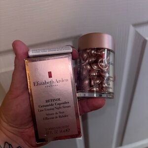 Elizabeth Arden Retinol Ceramide Capsules - Rose Gold Capsules & Jar